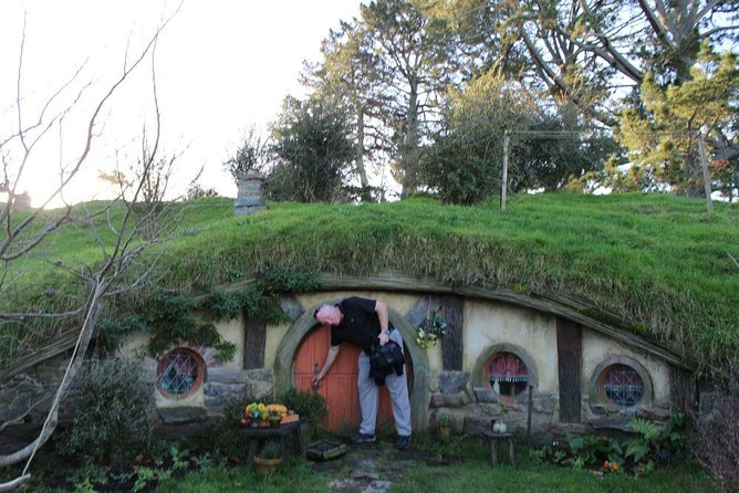 2-Day Hobbiton, Rotorua, Waitomo Caves Tour from Auckland with Accommodation - Why this two-day route works from Auckland