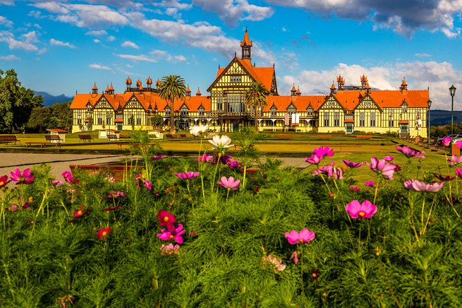 3 Day Waitomo Caves, Hobbiton Movie Set and Rotorua Tour from Auckland - Hobbiton is more than a film fan stop