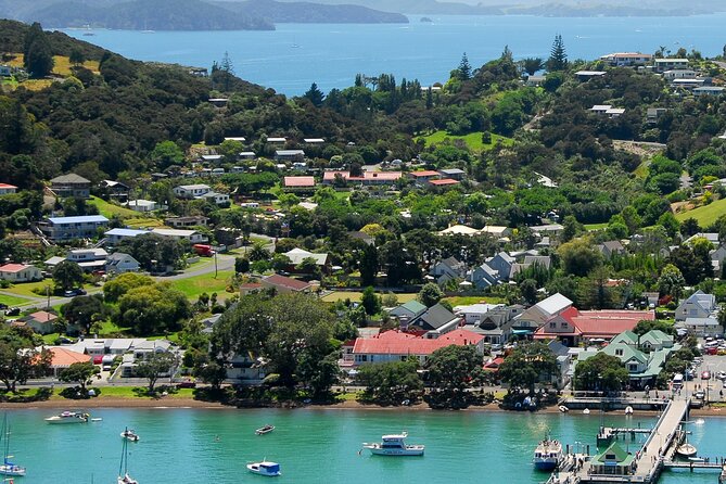 5-Day Bay of Islands, Auckland, Hobbiton, Rotorua & Waitomo Tour - Day 2: Waitangi, then back to Auckland
