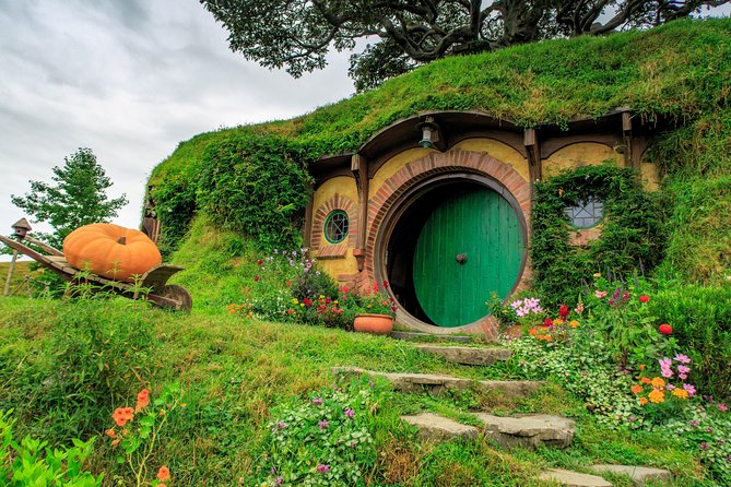 6hr Hobbiton Movie Set Tour - Departs Tauranga - Leaving Mount Maunganui for the Waikato