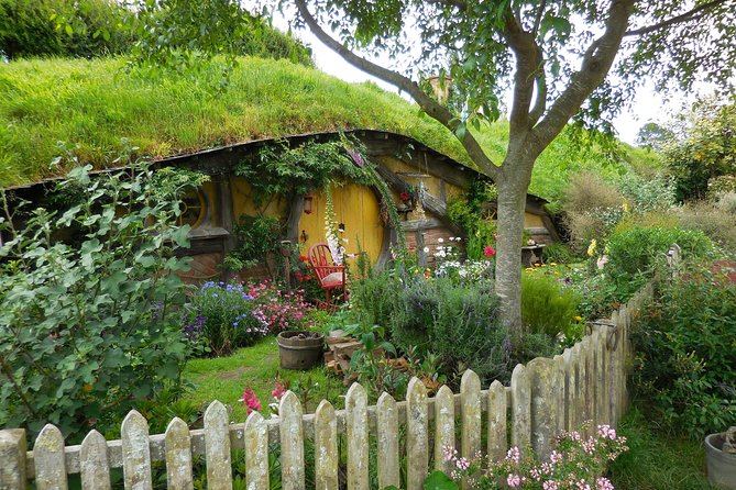 6hr Hobbiton Movie Set Tour - Departs Tauranga - What the $160.73 price includes