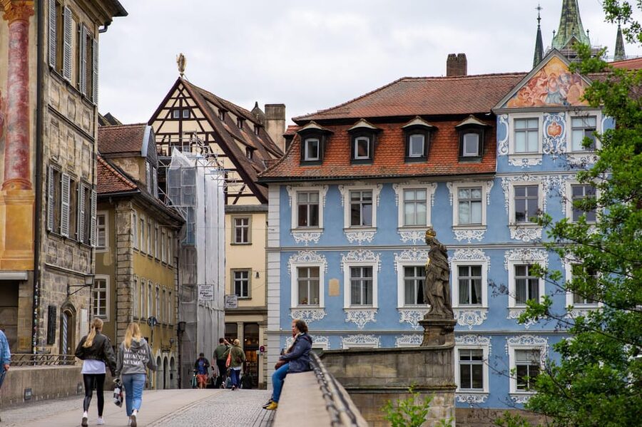 Bamberg: Where Hollywood dreams and movies are born - Domplatz, the Old Court, and Bamberg Cathedral