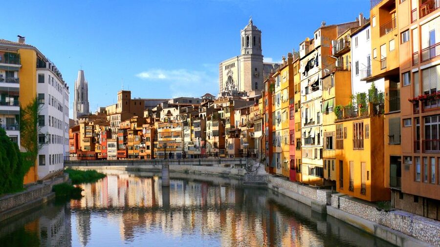 Barcelona: Girona Game of Thrones Private Tour with Pickup - What the private format adds at $271 per person