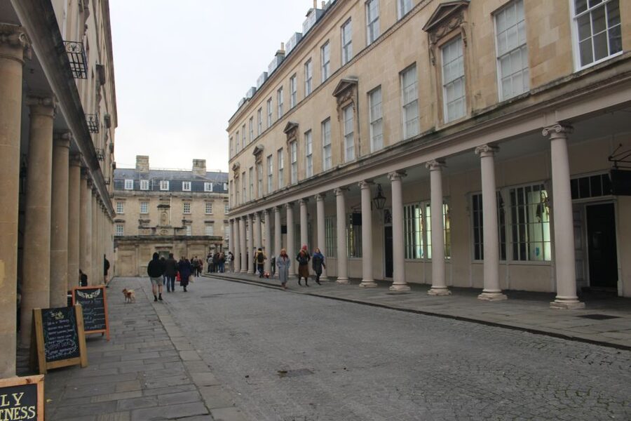 Bath: Bridgerton Filming Locations Walking Tour with Music - Featherington house and the pleasure of recognition