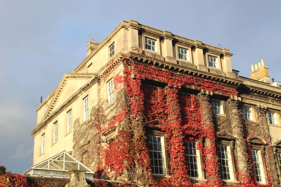 Bath: Bridgerton Filming Locations Walking Tour with Music - Lady Danbury’s mansion and the Modiste Dress Shop