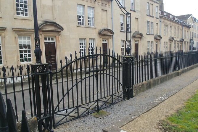 Bridgerton Walking Tour of Filming Locations & Storylines - Bath - Great Pulteney Street, Queen Square, and the Assembly Rooms