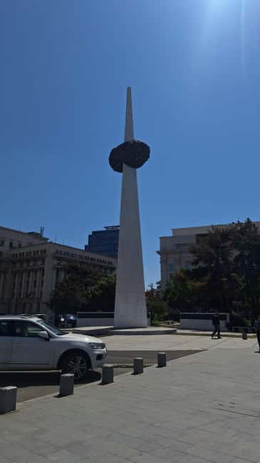 Bucharest Photo Walk - Instagram&Cinematic Spots in 3 hours - Revolution Square and the weight of the city