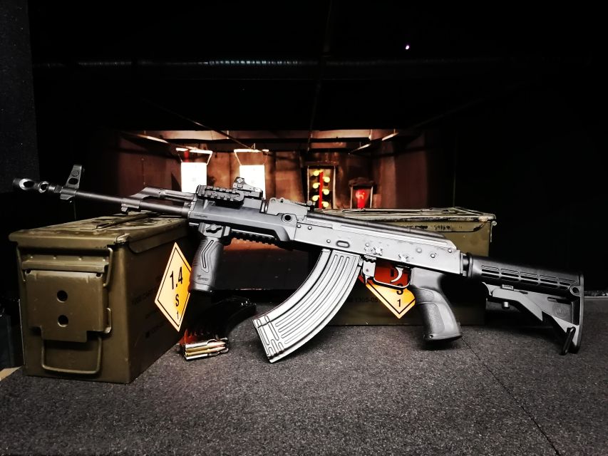 Budapest: Hollywood Gun Range Shooting Package - Meeting the range master at Holló u. 6