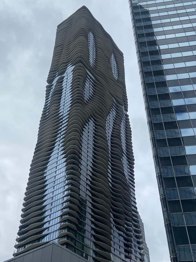 Chicago: Mobsters and Movies Walking Tour - Seeing The Dark Knight and The Fugitive in the same city streets