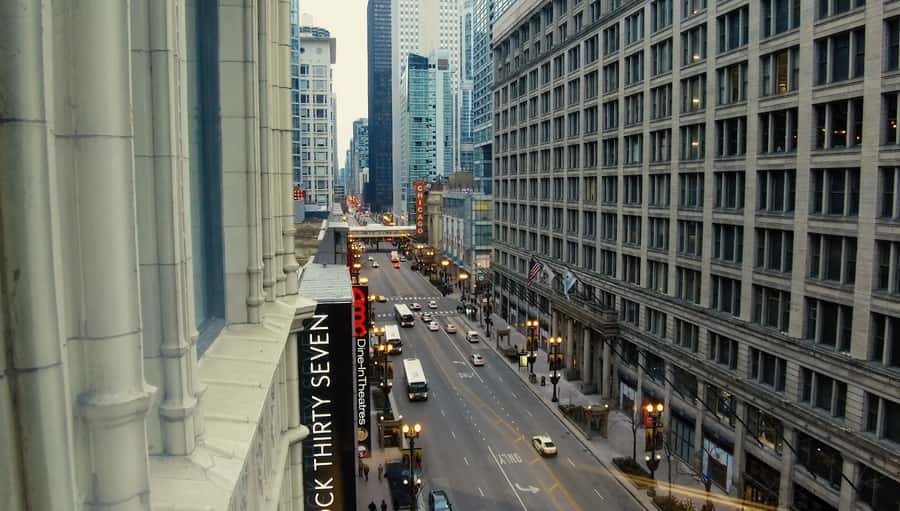 Chicago: Mobsters and Movies Walking Tour - The business district, The Untouchables, and city power