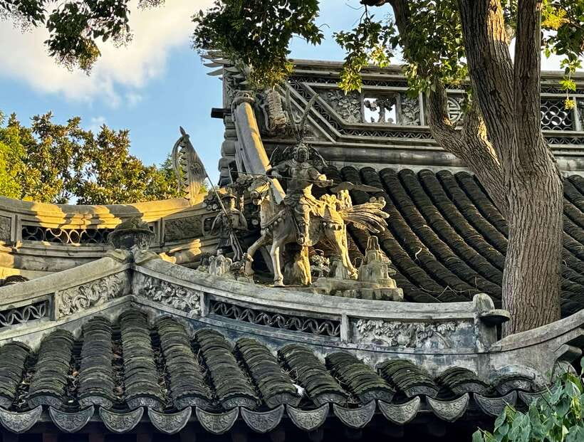 China Hollywood and Yiwu-the offline Temu commercial heaven - Two very different sides of East China
