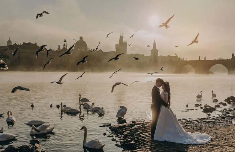 Cinematic Photoshoot Experience in Prague - Charles Bridge, the romantic centerpiece