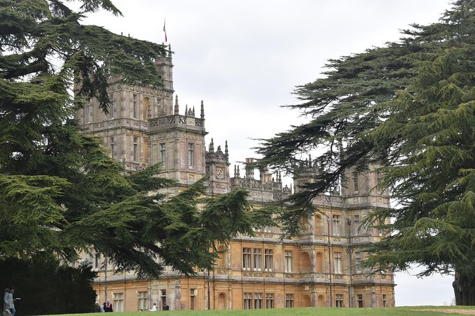 Downton Abbey and Village Coach Tour from London with Highclere - Who will enjoy this day most