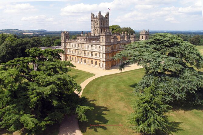 Downton Abbey & Highclere Castle Tour from London, with Oxford - The coach ride is part of the bargain