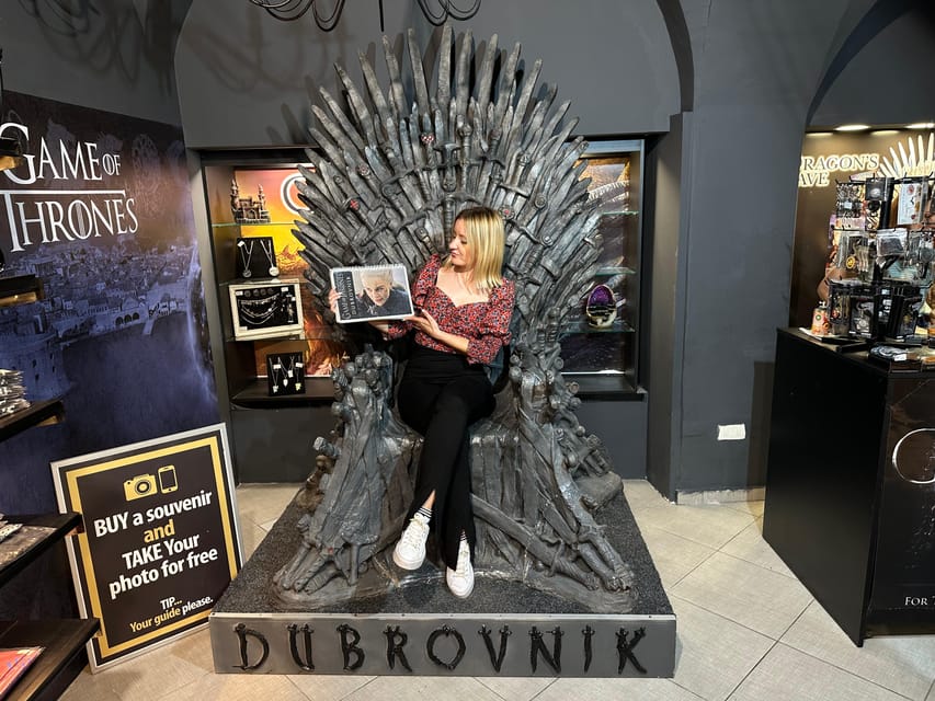 Dubrovnik: 2h Private Game of Thrones Walking Tour - Red Keep views and waterfront scenes at Pile Bay