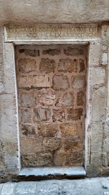 Dubrovnik: Game of Thrones and History Small Group Tour - St. Stephen’s remains and Dubrovnik’s religious past