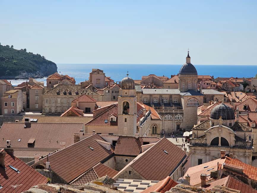 Dubrovnik: Game of Thrones & City Walls Walking Tour - Meeting at Amerling Fountain and reaching Lovrijenac