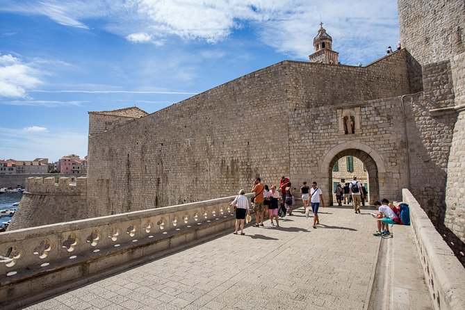 Dubrovnik Game of Thrones Full-Day Tour + Lokrum & Srđ - Trsteno Arboretum and the gardens of King’s Landing