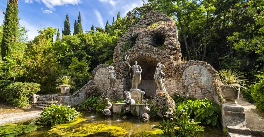 Dubrovnik: Game of Thrones Locations Driving Tour - Weather, walking, and comfort