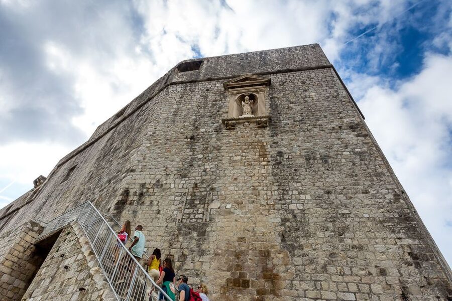 Dubrovnik: Game of Thrones&Lokrum Island Walking Tour - The Iron Throne photo stop
