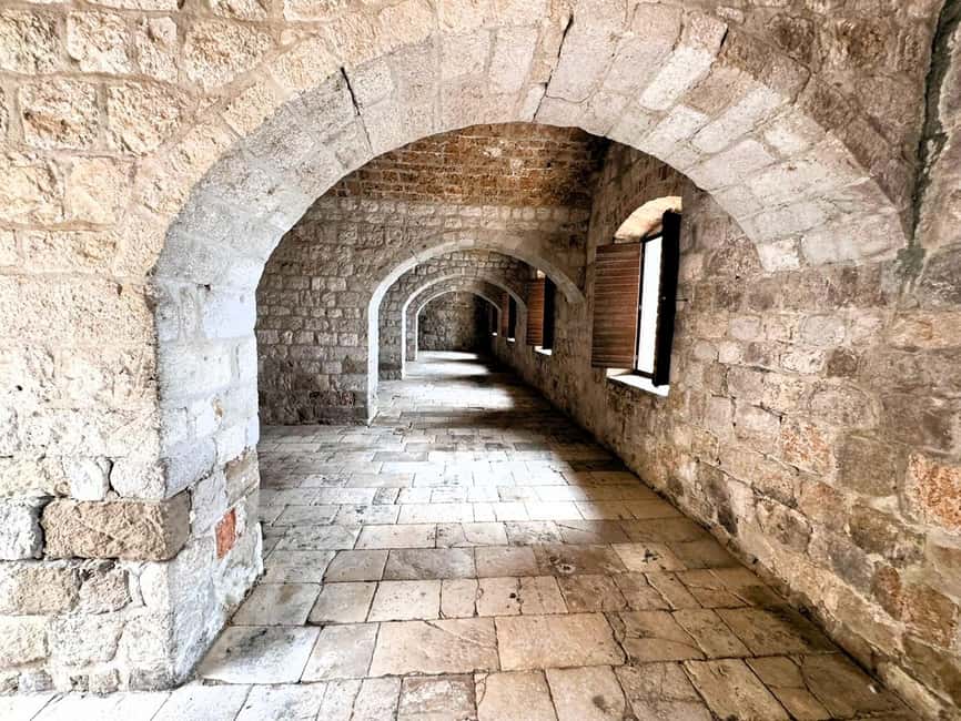 Dubrovnik: Game of Thrones Tour & Optional Lokrum Island - Through Pile Gate and along Stradun