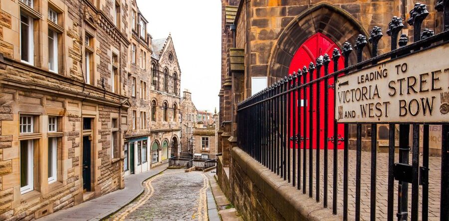 Edinburgh: Guided Harry Potter Tour in French - Why Edinburgh matters to the Harry Potter story