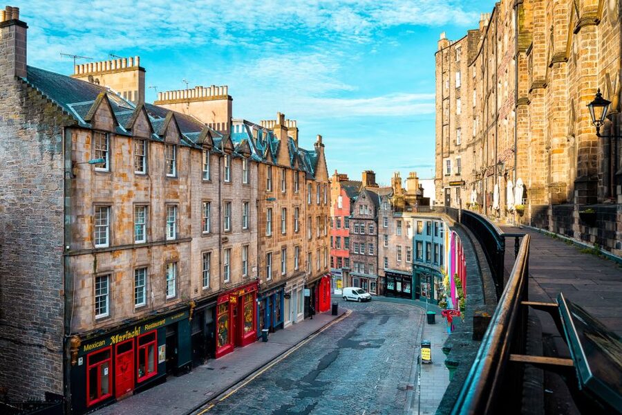 Edinburgh: Guided Harry Potter Tour in French - Following JK Rowling through the Old Town
