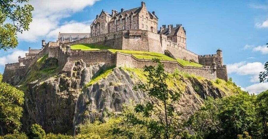 Edinburgh: Harry Potter Guided Private Walking Tour - Greyfriars Kirkyard and the names behind the fiction
