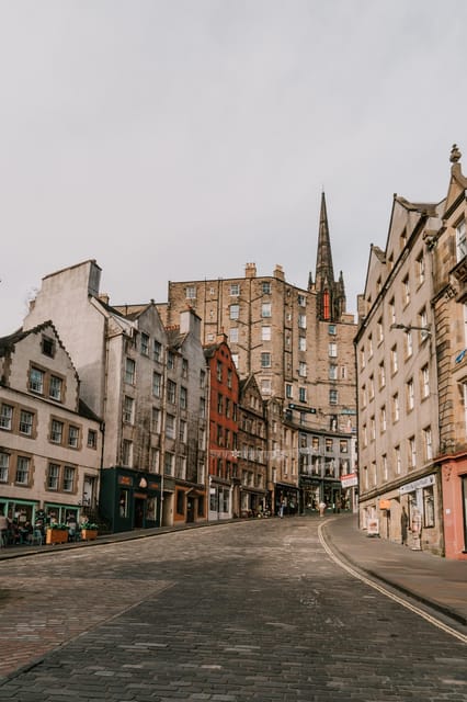 Edinburgh: Harry Potter Tour & Amazing Illusions Experience - Greyfriars Kirkyard and the Tom Riddle connection