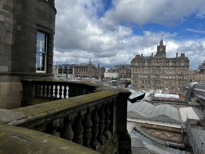 Edinburgh: Harry Potter Wizard Walking Tour, Kids Join Free - Starting on the Royal Mile with a wizarding question