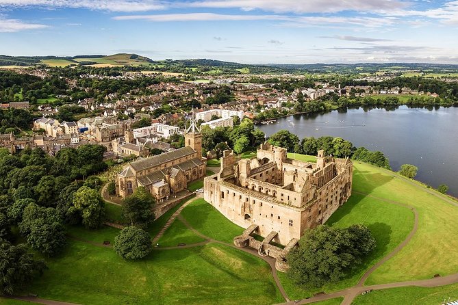 Edinburgh: The Outlander, Palaces & Jacobites Tour - Linlithgow Palace and Wentworth Prison