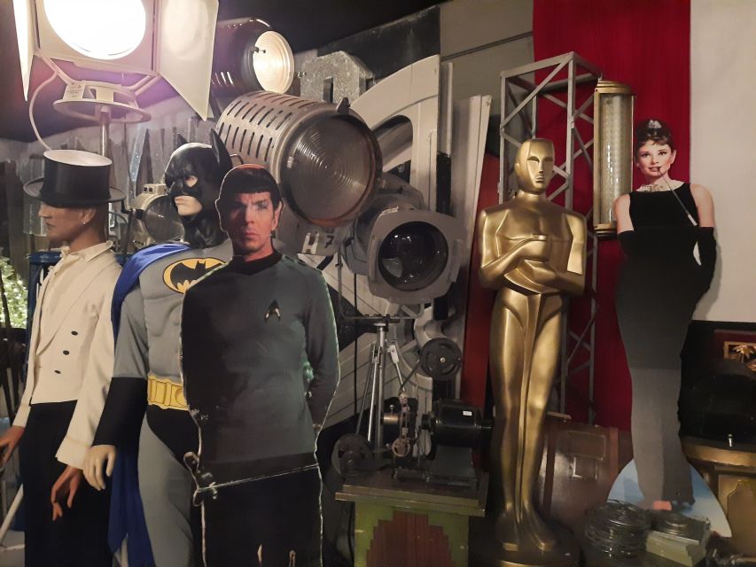 Filmtour Düsseldorf: From Hollywood to Netflix - A German-speaking tour with a small-group feel