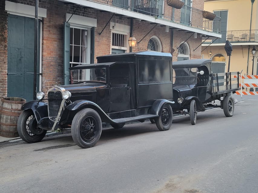 French Quarter: Haunted Hollywood Ghost Tour in New Orleans - The Pharmacy Museum and the first ghost story