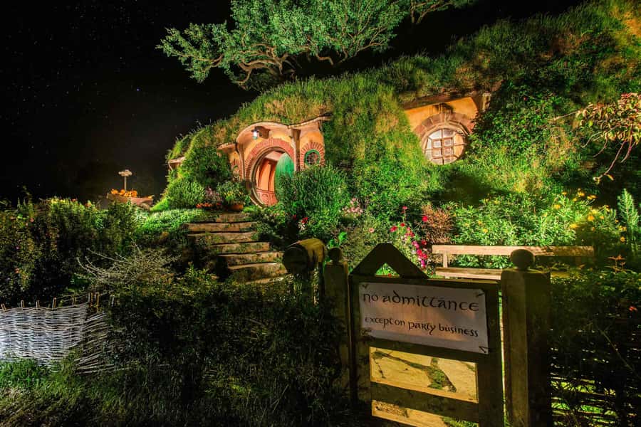 From Auckland: Hobbiton Movie Set Full-Day Small-Group Trip - Going beyond the round door