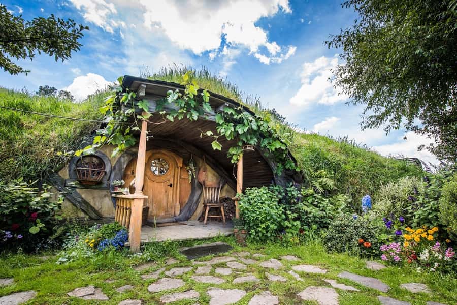 From Auckland: Hobbiton Movie Set Full-Day Small-Group Trip - What the $170 price really covers