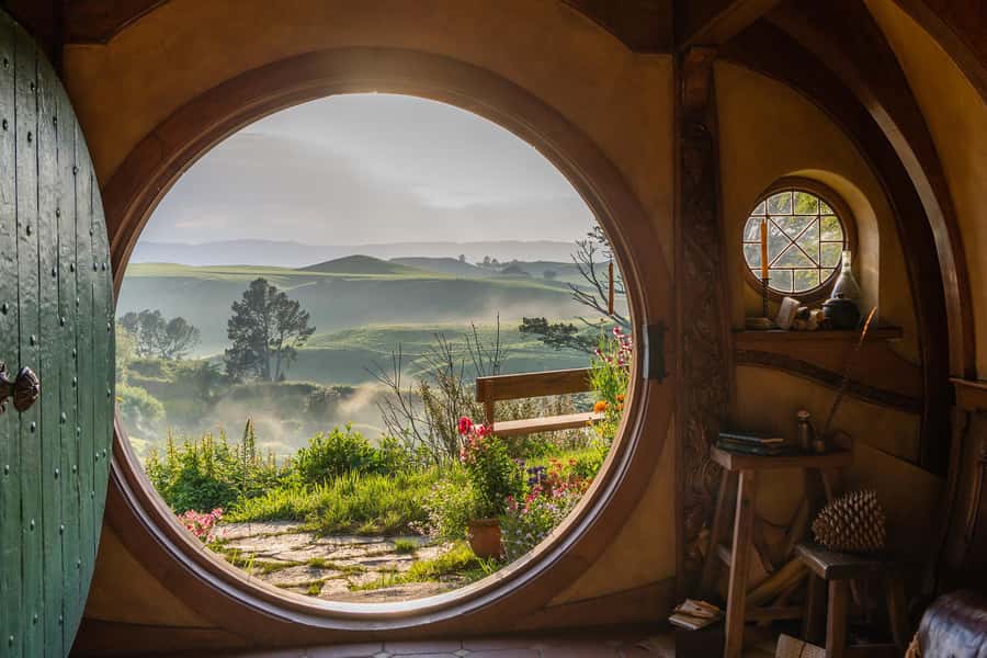 From Auckland: Hobbiton Movie Set - Private Tour - The Waikato countryside and the Kaimai Ranges