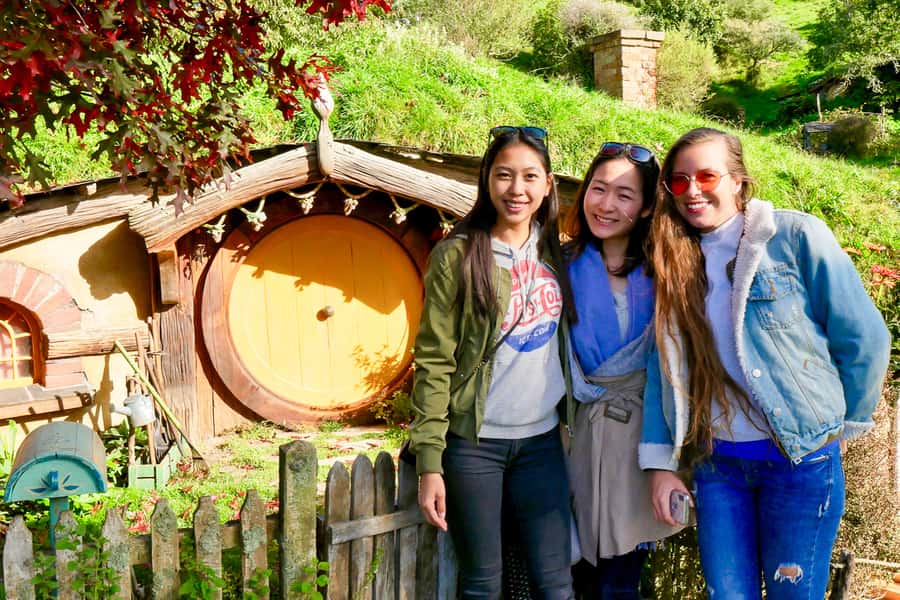 From Auckland: Hobbiton Movie Set Trip with Guided Tour - The movie-set details that make Hobbiton special