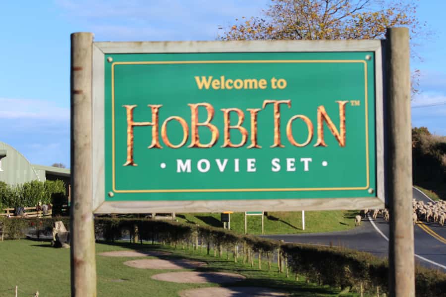 From Auckland: Hobbiton & Rotorua Tour with Lunch at Te Puia - Key points before you book
