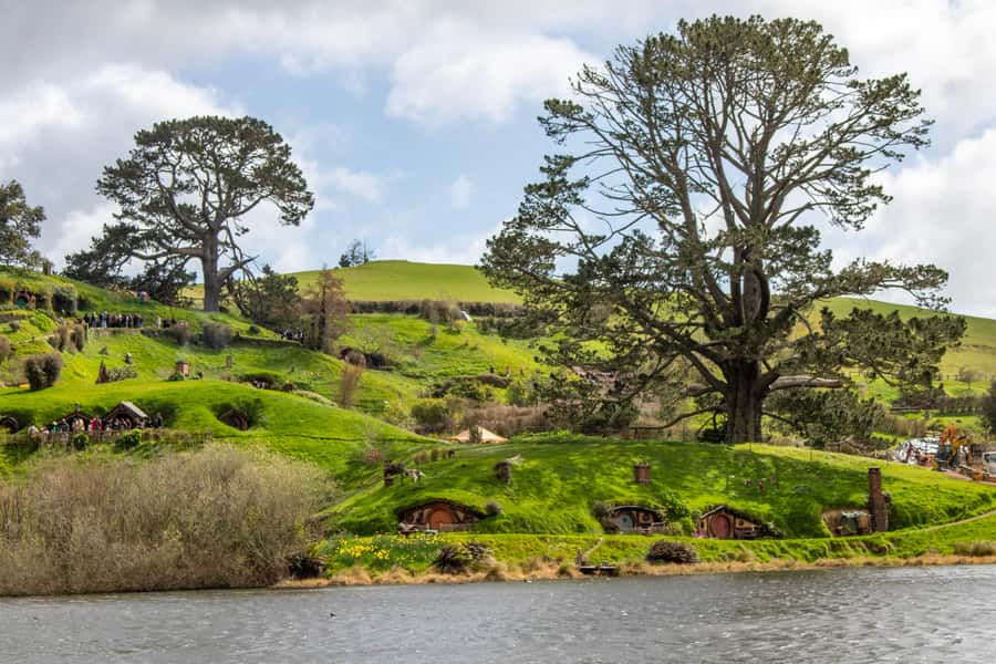 From: Auckland: Rotorua via Hobbiton Tour One Way Tour - Taupiri and the Waikato countryside