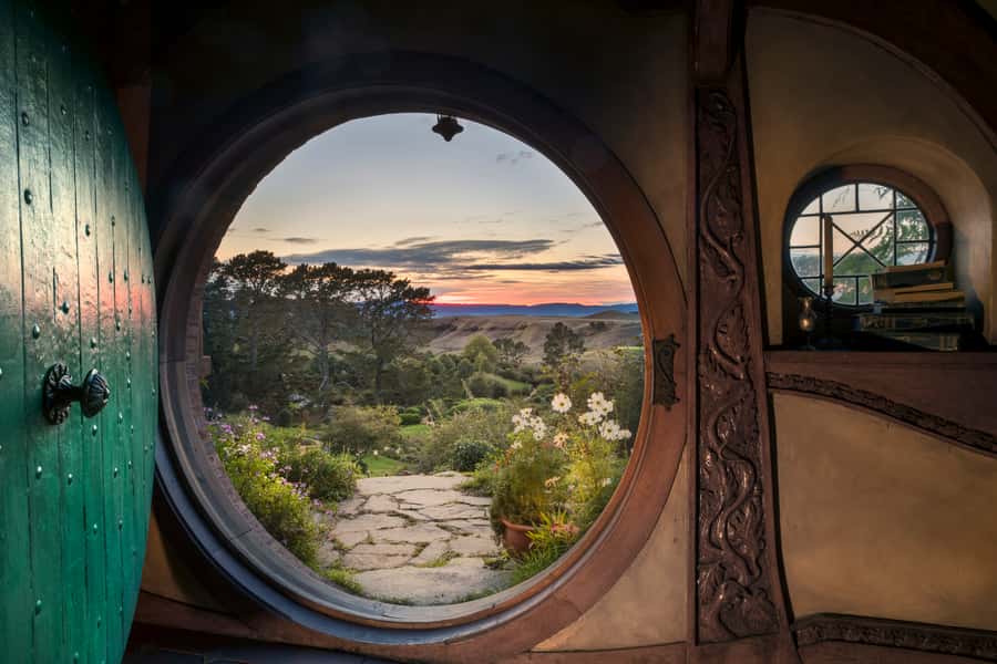 From Auckland: Waitomo & Hobbiton Bus Tour with Lunch - Is $261 a fair price?
