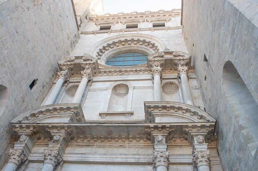 From Barcelona: Girona & Costa Brava Game of Thrones Tour - Girona turns television scenery into a real city