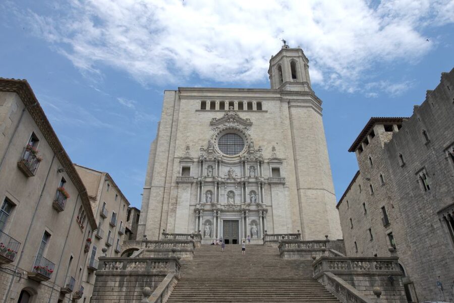 From Barcelona: Girona, Game of Thrones Tour - The Onyar River and the Eiffel connection
