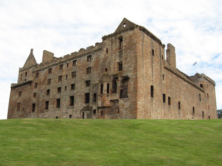 From Edinburgh: Outlander Adventure Day Tour with Entry - Blackness Castle and the Firth of Forth