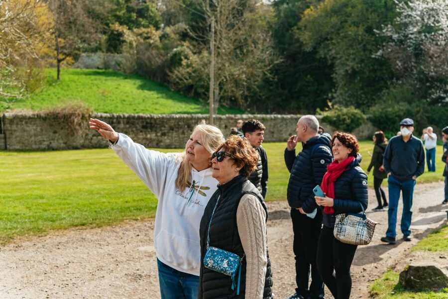 From Edinburgh: Outlander Experience 2-Day Tour - Clava Cairns and the real place behind Craigh na Dun