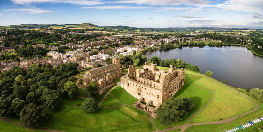 From Edinburgh: Outlander, Palaces, and Jacobites Day Trip - Price, extra admissions, and practical value