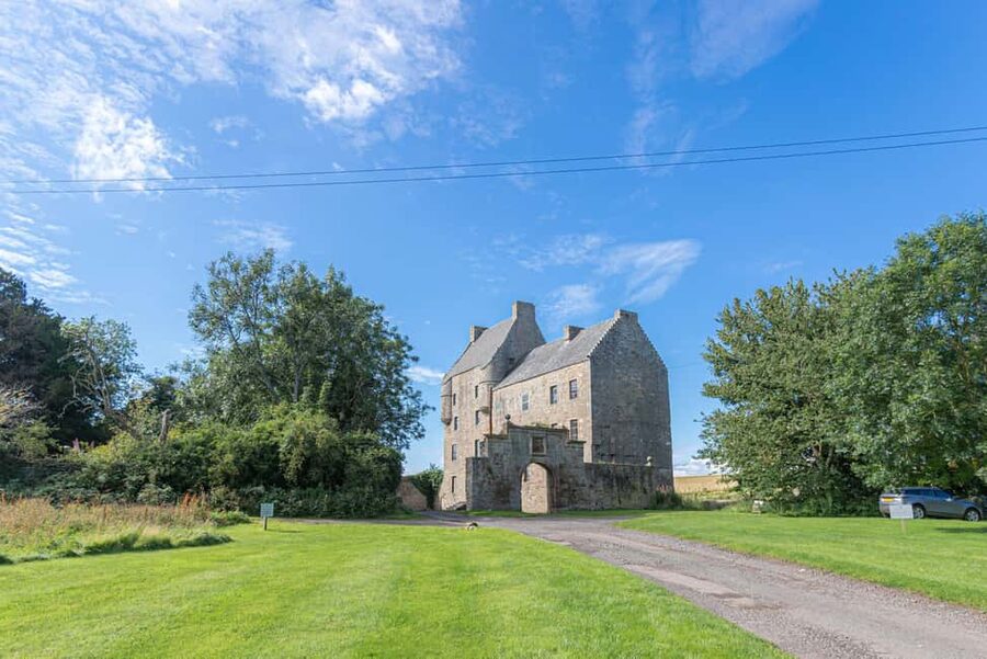 From Edinburgh: Private Outlander location tour - Culross, Cranesmuir, and village life