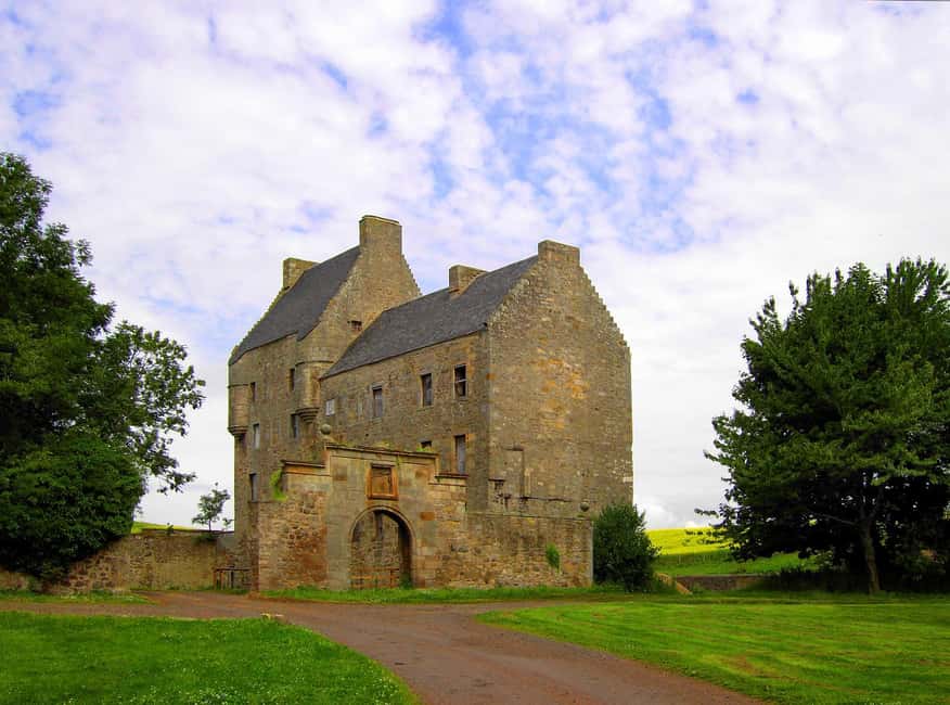 From Edinburgh: Private Outlander location tour - Dysart Harbour and the Le Havre connection