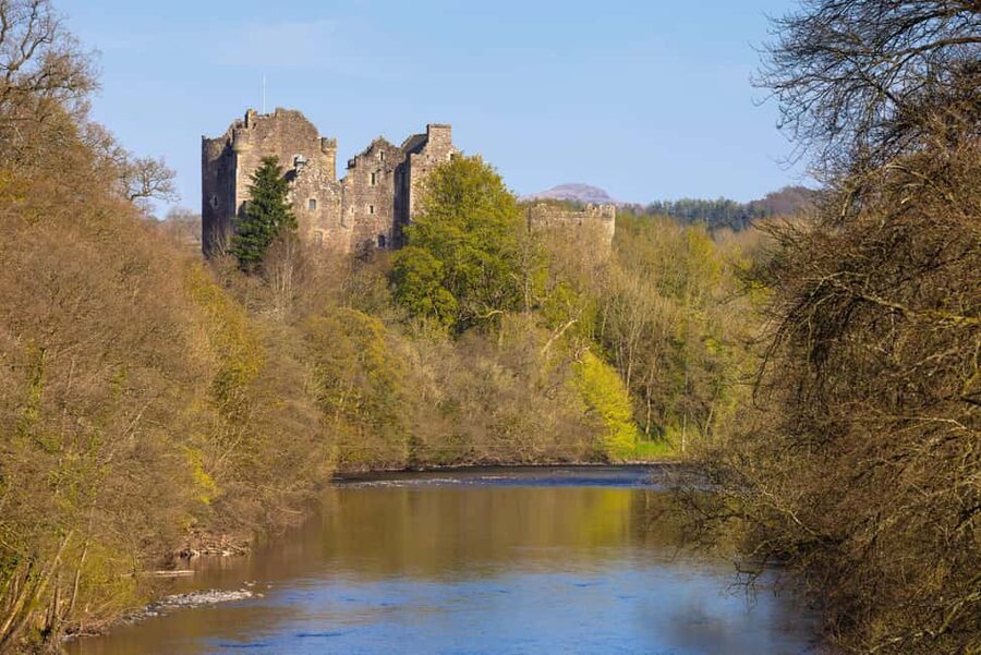 From Edinburgh: Private Outlander location tour - Blackness Castle and Fort William