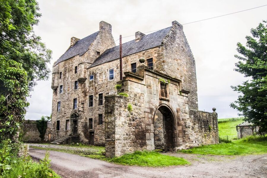 From Edinburgh: The Outlander Experience Guided Tour - Doune Castle and the world of Castle Leoch