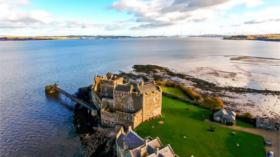 From Edinburgh: The Outlander Experience Guided Tour - Culross: stepping into Cranesmuir